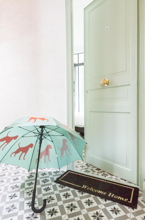 Romantic Artist Room Montmartre Bed & Breakfast Paris Room photo